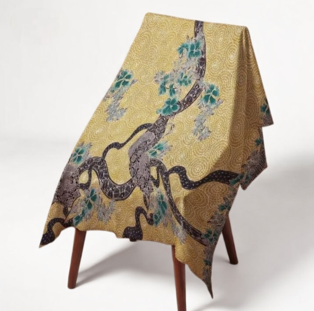 Exquisite Hand Drawn Batik Jarik Satin – SGB - Image 2