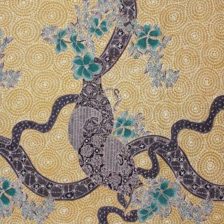 Exquisite Hand Drawn Batik Jarik Satin – SGB - Image 3